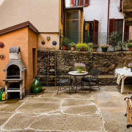The White Alley House Close To The Апартаменты